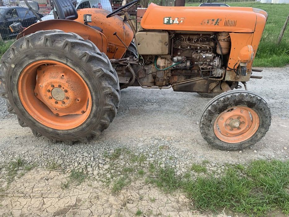 Vând tractor FIAT 411r