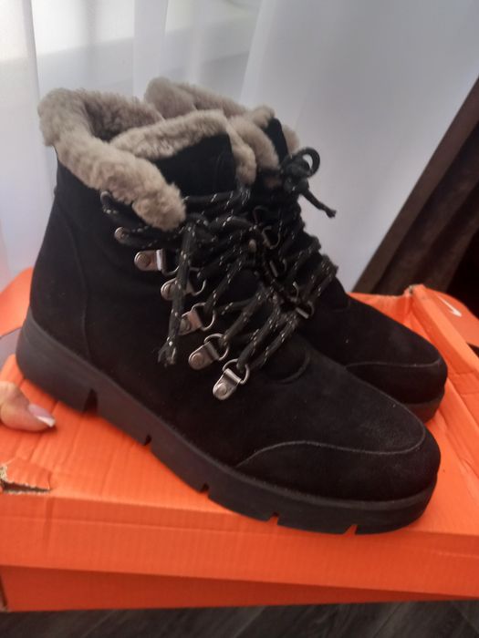 Продам Ботинки уги 37р