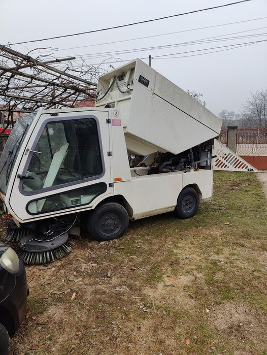 Vând maturatoare stradala Tennant A60 2008