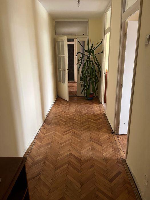 Vând Apartament cu 4 camere