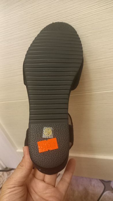 Продам женское обувь