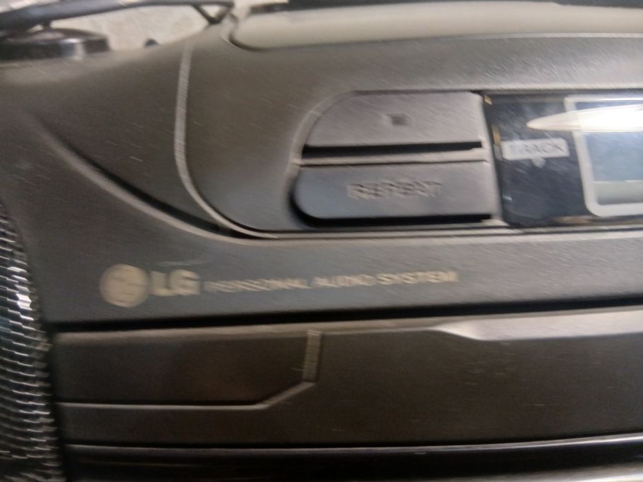 Продам Магнитофон LG