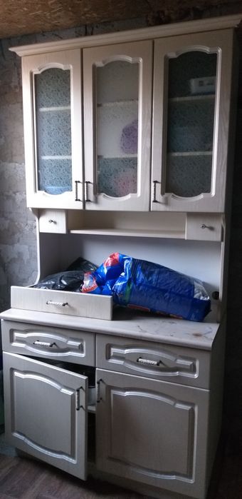 Продам кухонный сервант