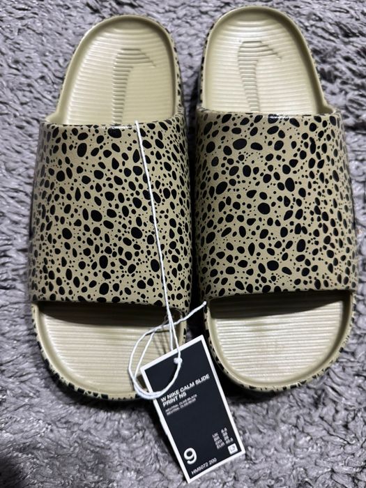 Nou cu etichetă:Șlapi Nike Calm Jordan marimea 40.5 EUR