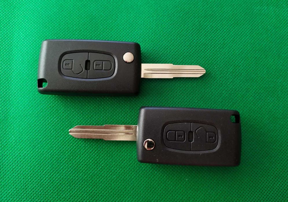 Кутия кутийка за ключ Peugeot 4007 4008 Citroen C-Crosser Пежо Ситроен