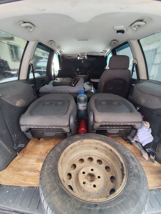 Ford Galaxy минивен 7 мест