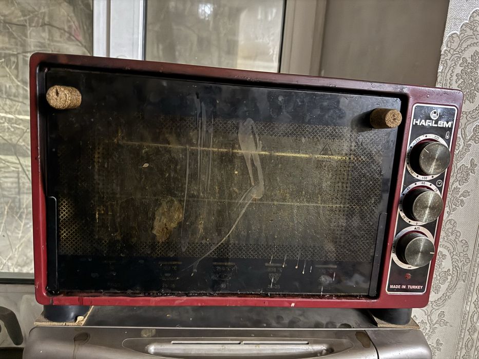 Продам электрическую настольную мини печь