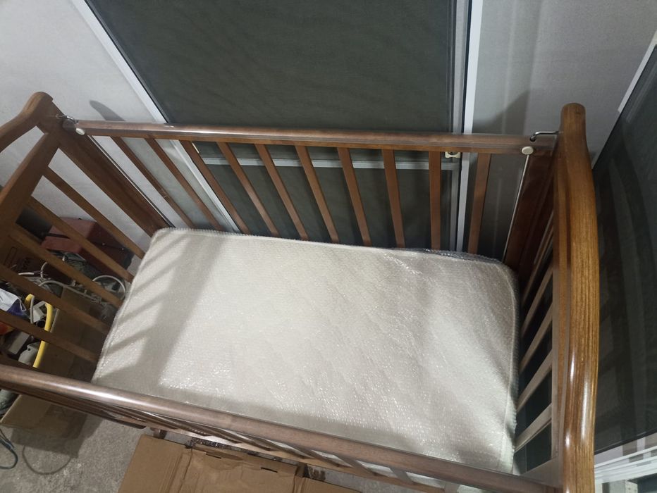 Продам детскую кровать качалку