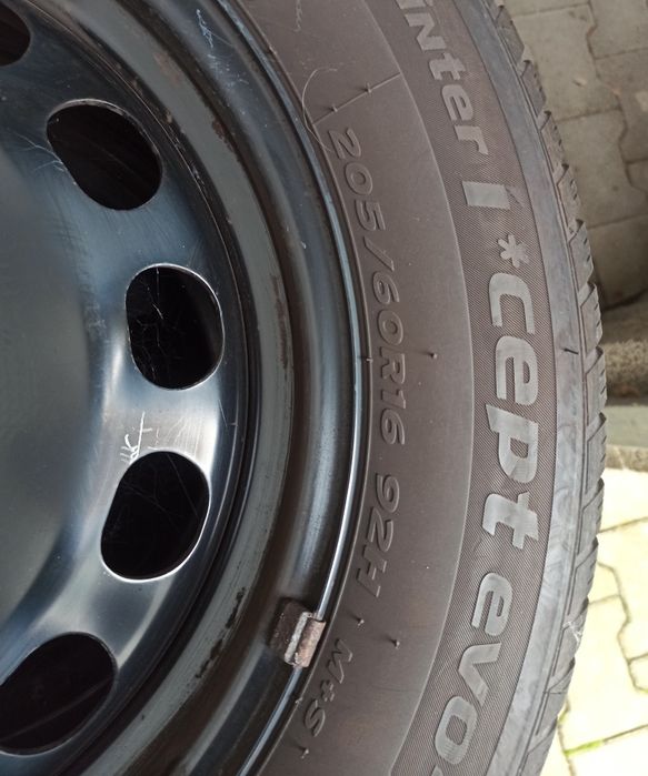 Set anvelope iarna 205 60 R16 Hankook Winter I*cept Evo 2