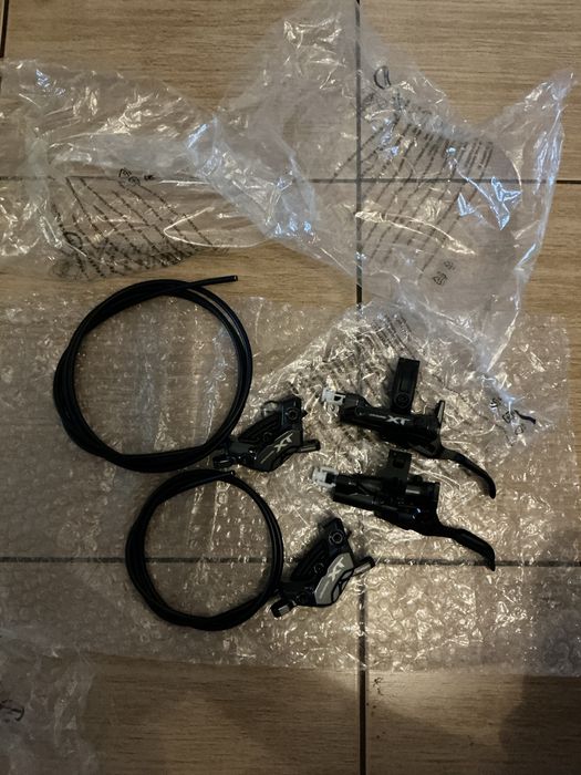 Set frane Shimano XT BL-M8200/BR-M8220 4 pistoane