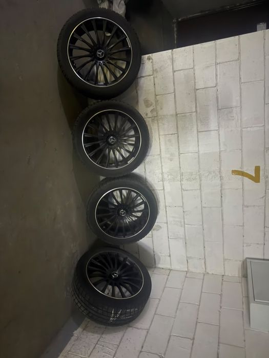 Продается комплект дисков и зимних шин от GLS Мерседес Benz