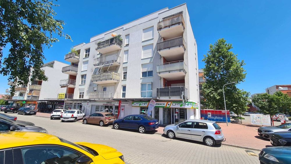 Inchiriez apartament 3 camere, 90 mp, Ansamblul Residenz (Cartierul German), 450 EUR negociabil!