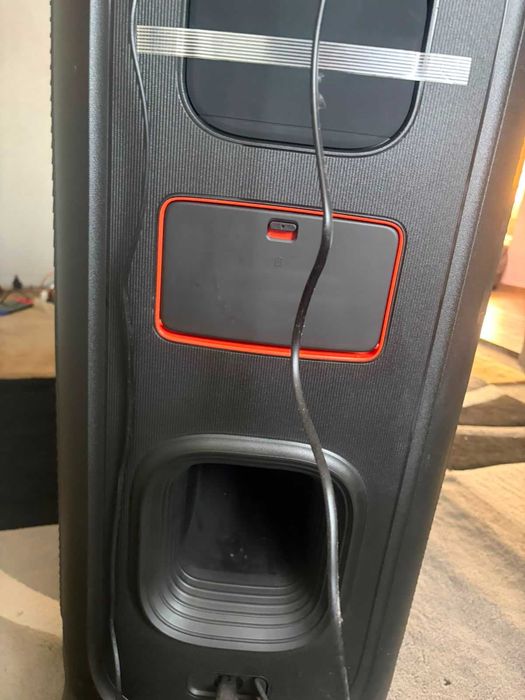 Boxă portabila1100w in stare perfectă de functionare