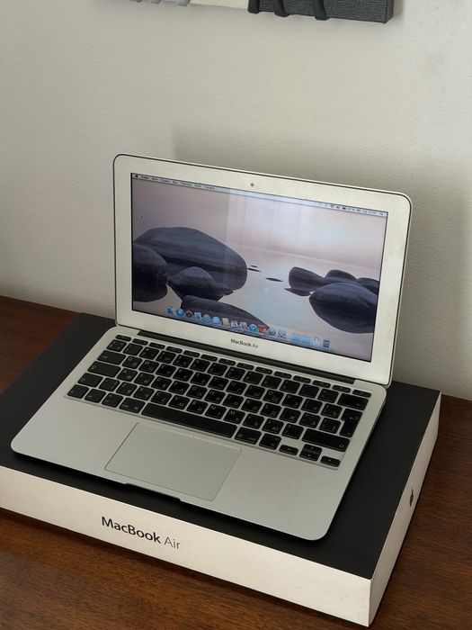 Продам MacBook Air (11-inch, Late 2010)