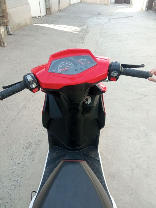 Скутер бонви.   .