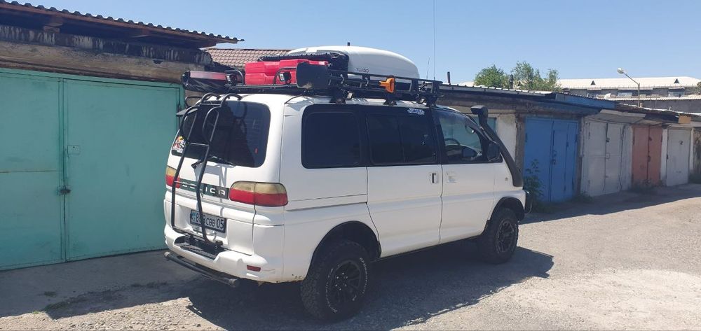 Продам автомобиль Delica