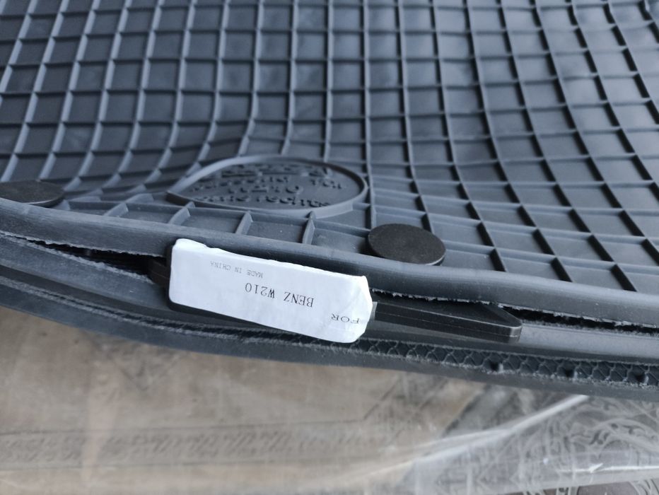 Полики Mercedes W210. Новые.