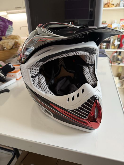 Hebo Carbon Motocross карбонова каска 1100г за крос Xl-61
