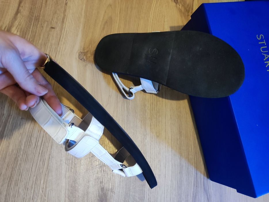 Stuart Weitzman бели кожени сандали