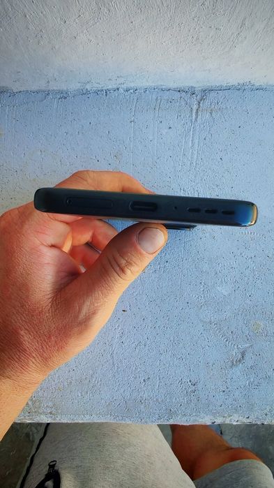 Vând schimb edge 40 neo