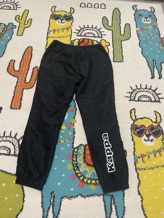 Pantaloni Kappa negri in stare excelenta 12 ani