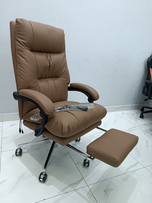 Kreslo Li 9 для руководителей FOR BOSS