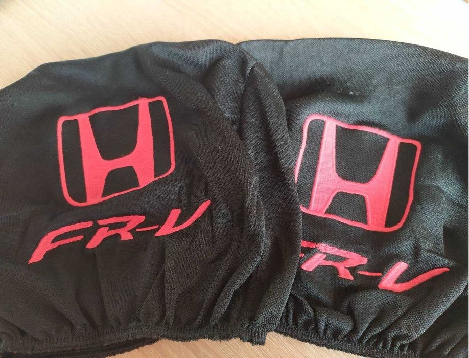 Калъфи за подглавници на автомобил- бродирани. Налични и в бяло.