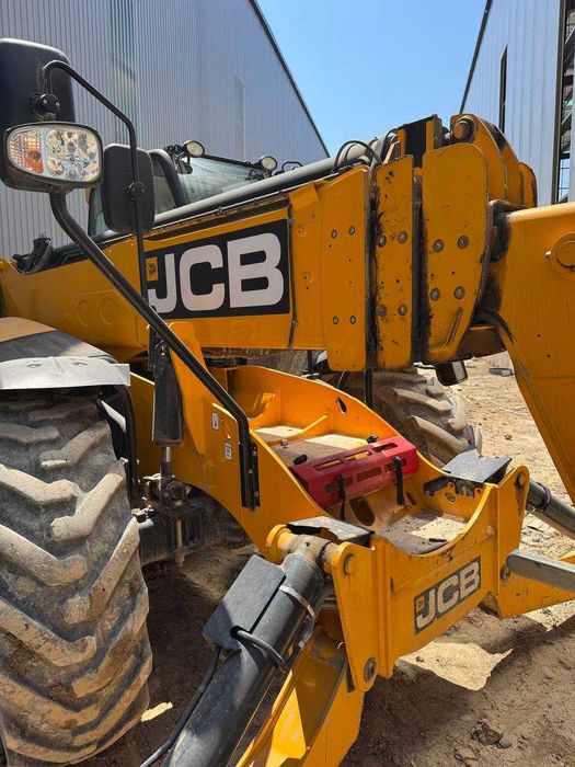 Sotiladi: JCB 540-170 teleskopik yuklagich (Telehandler)