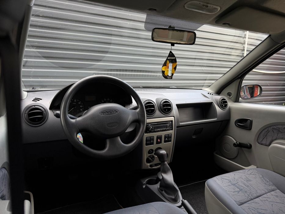 CUMPAR Dacia Logan NOU 2006 cu doar 30.000KM cu A/C! PRIMUL PROPRIETAR DE NOUĂ