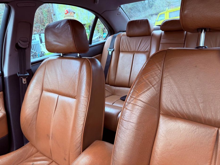 Продавам Пежо 607