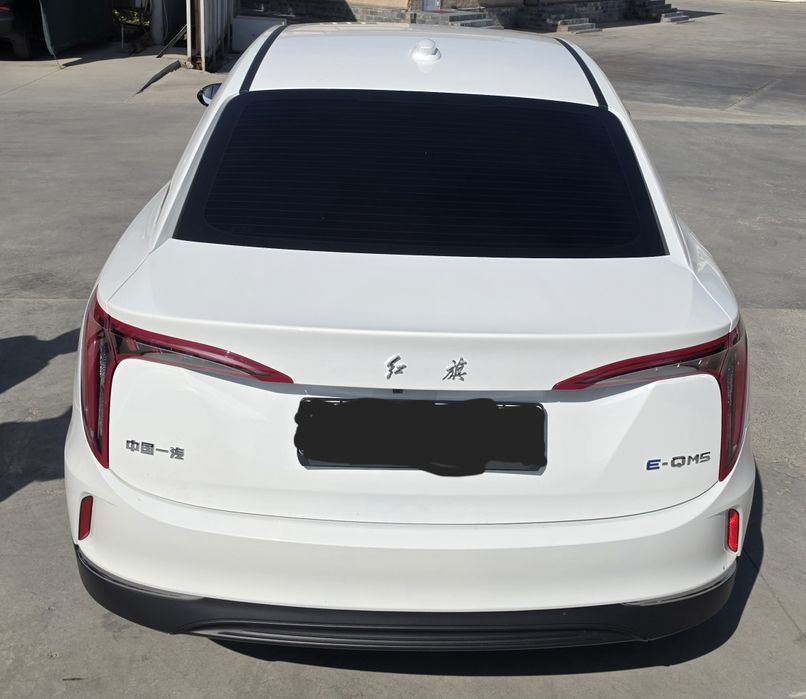 Срочно продаётся HONGQI mq5