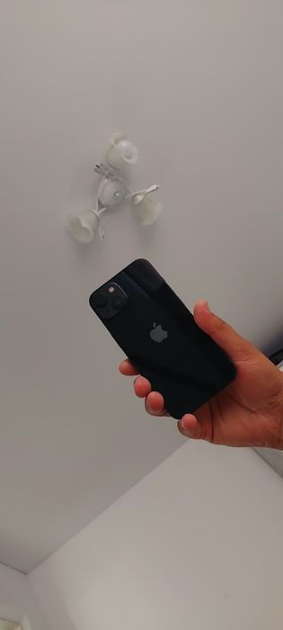 Продам iPhone 13