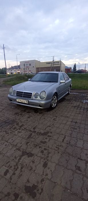 Продам mercedes 210