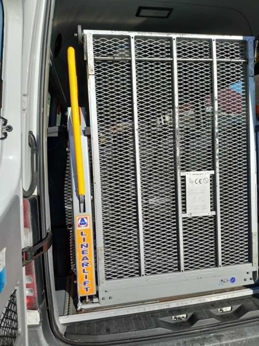 VAND  lift  auto  pt persoane cu handicap