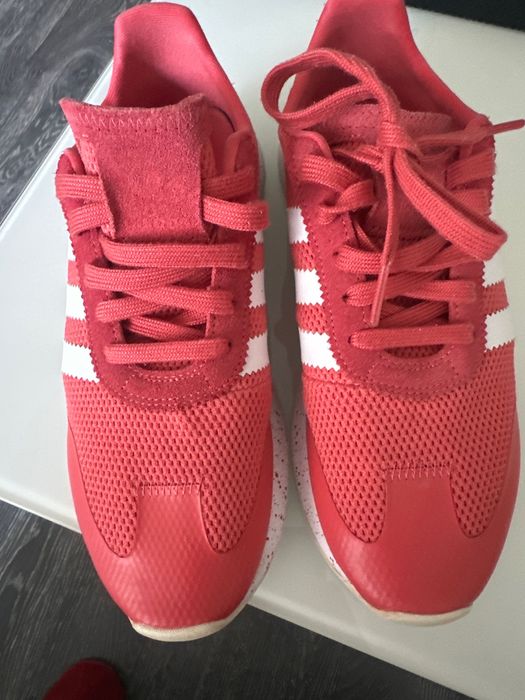Маратонки Adidas оранжеви