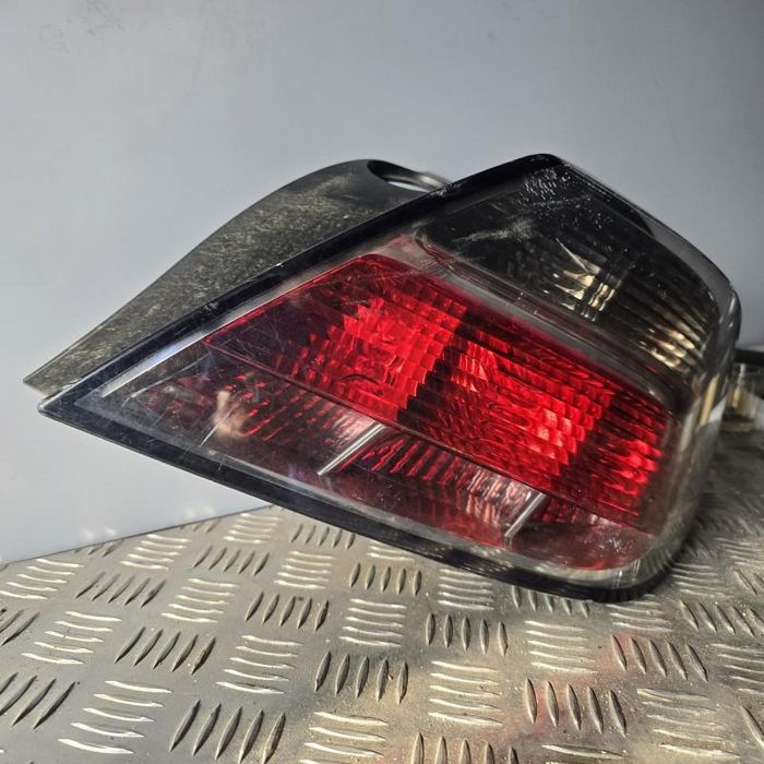 Stop aripa dreapta cu defect Opel Astra H GTC