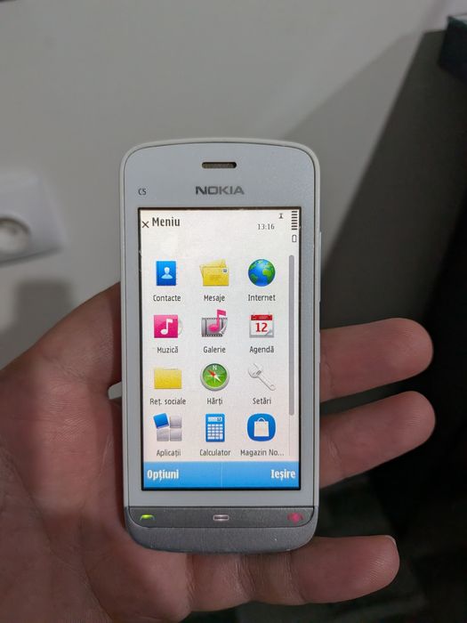 Două telefoane Nokia