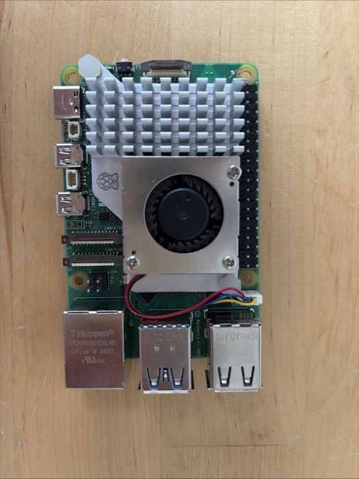 Raspberry Pi 5 (8GB RAM) + 128GB SSD + Охладител + 27W Захранване