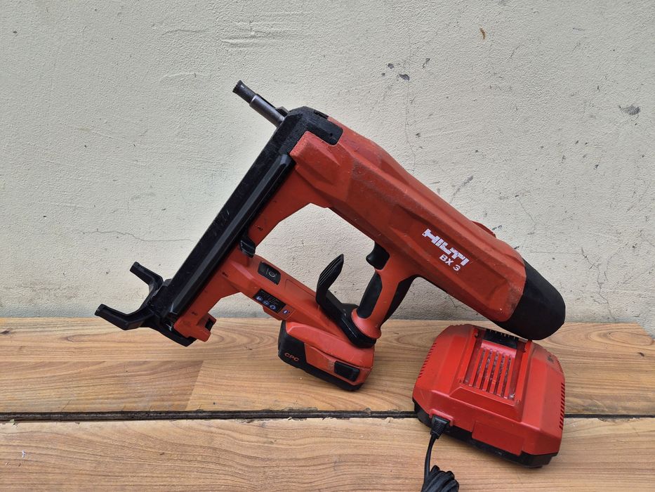 Pistol puscat cuie Hilti BX 3