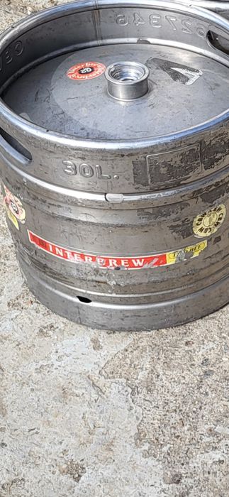 Vand butoie de bere 200 lei