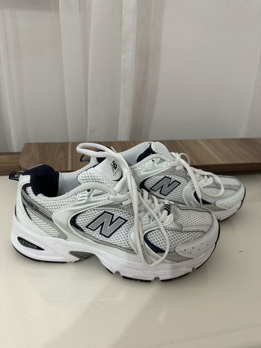 Кроссовки срочно продам