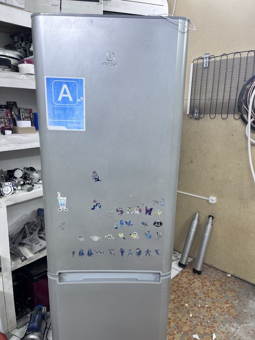 Продам холодильник Индезит