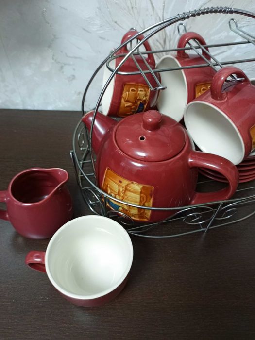 Продам чайный набор  на подставке