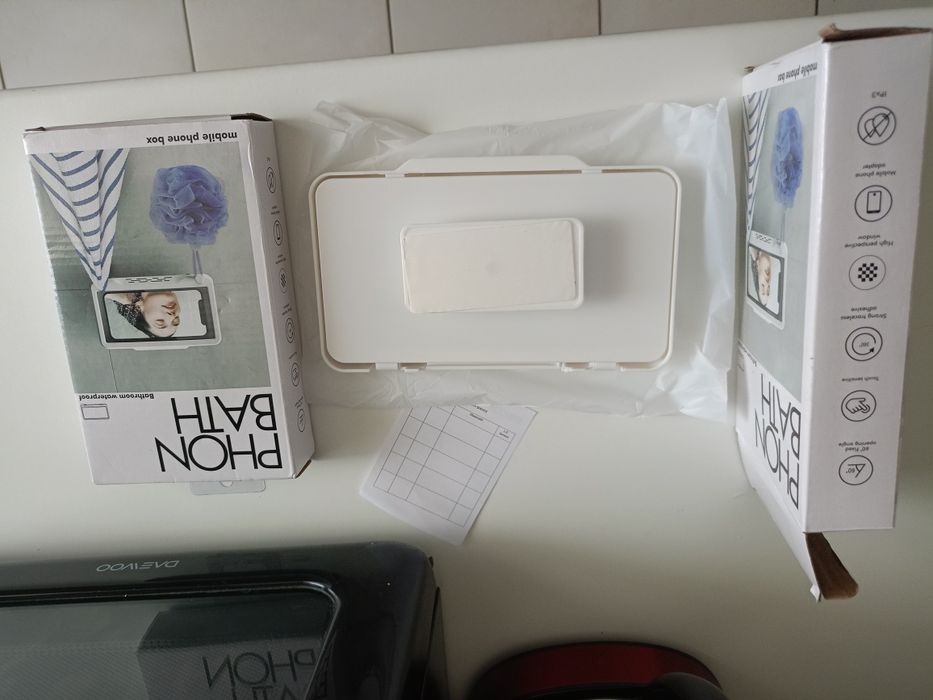 Vând suport baie, bucătărie pentru telefon până la 7",cu protecție apă