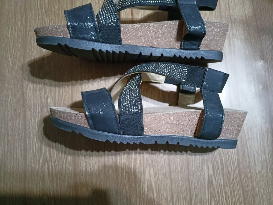 Босоножки  39 размер