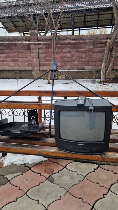 Телевизор в отличном состояние