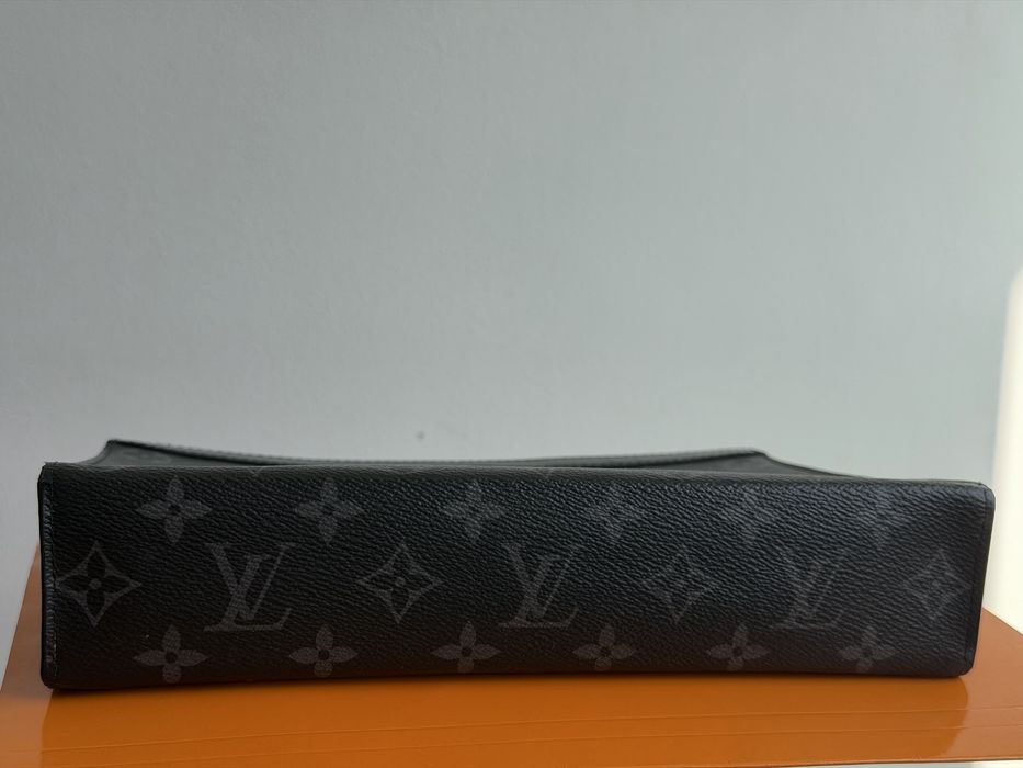 Louis Vuitton M61692 Pochette Voyage MM