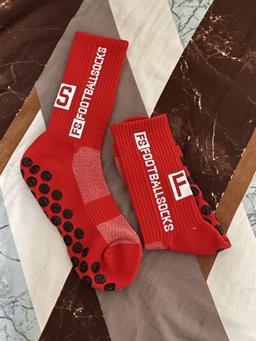 Футболни обувки adidas f50