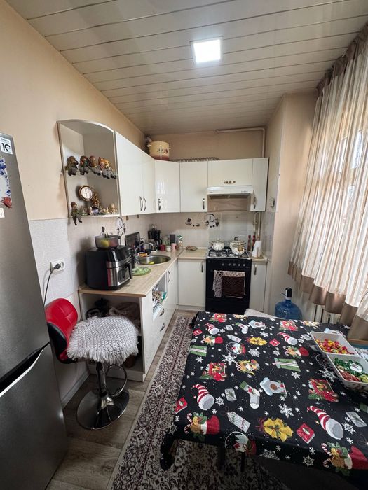 Продаётся,Якассарай,кушбеги,1в2/4/4 мебель и частично с техникой !