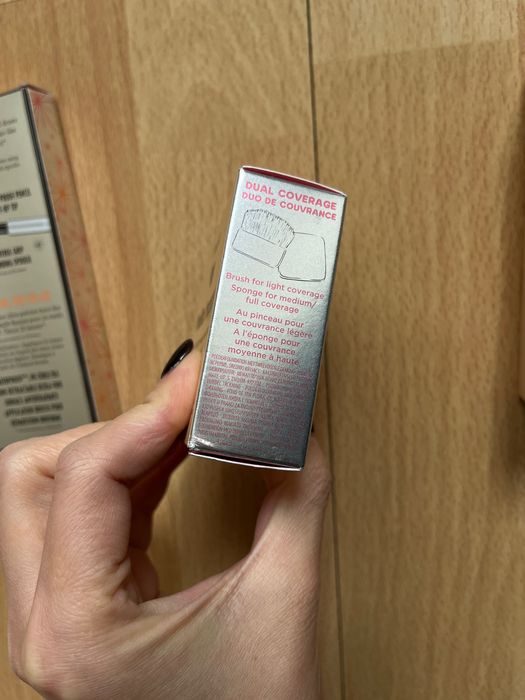 Чисто нови гримове Benefit Cosmetics (база, молив, гел, фондьотен)